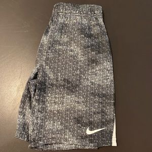 Nike Athletic Shorts sz L